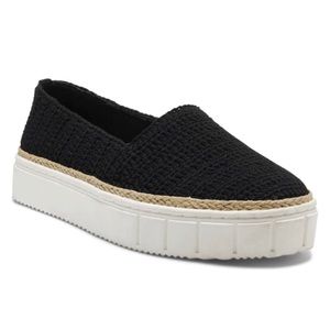 Vince Camuto Relinsta Crochet Platform Sneaker 7.5 Black